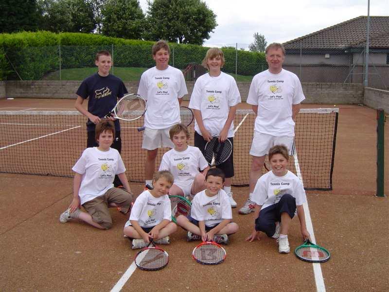 tennis-camp-02.jpg - Pupils and helpers with coach, Dave Lindsay (back right)
